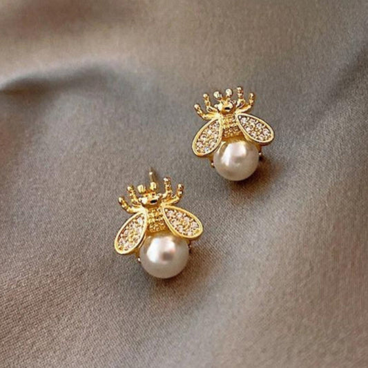 Elegant Bee Pearl Earrings