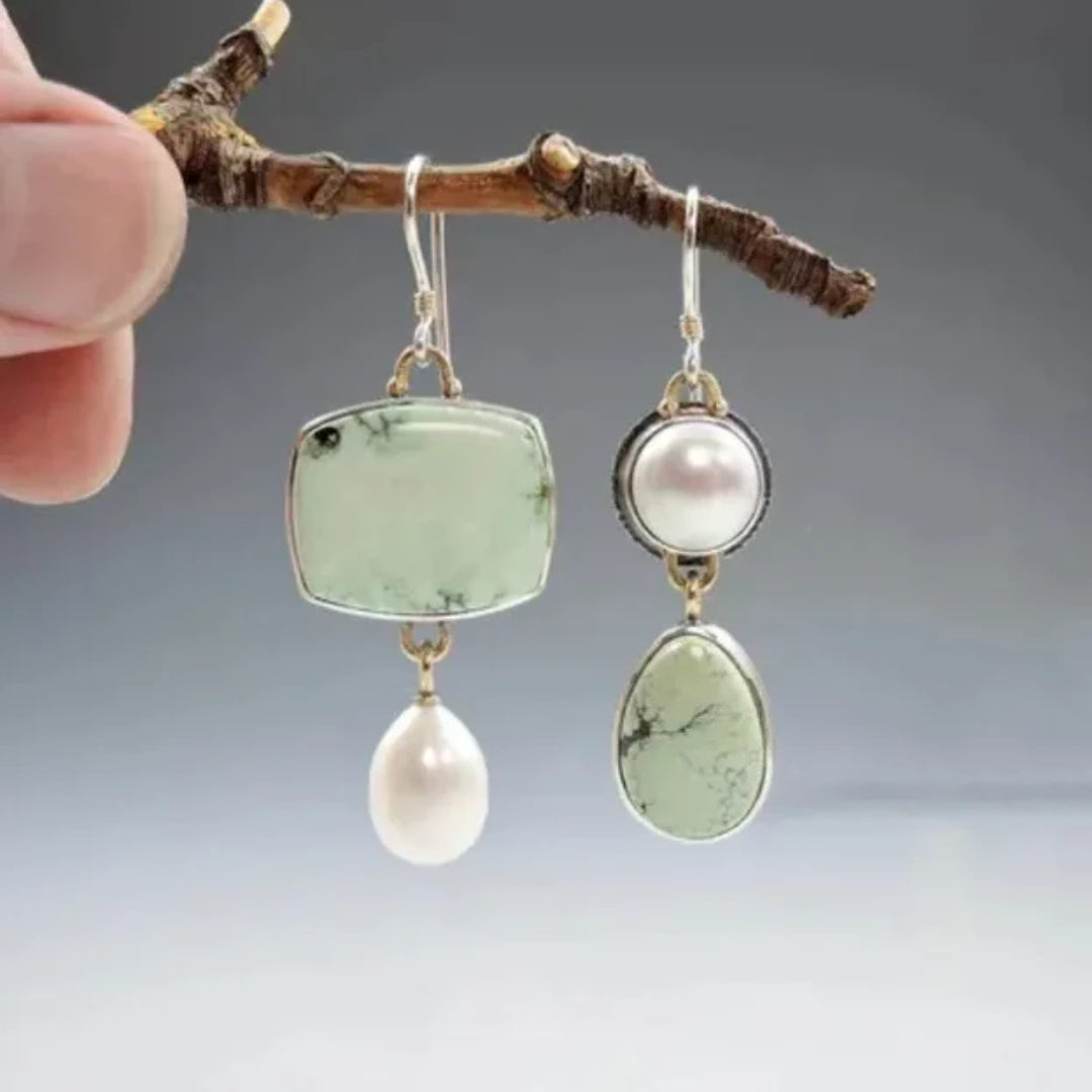 Vintage Natural Green Stone Pearl Earrings