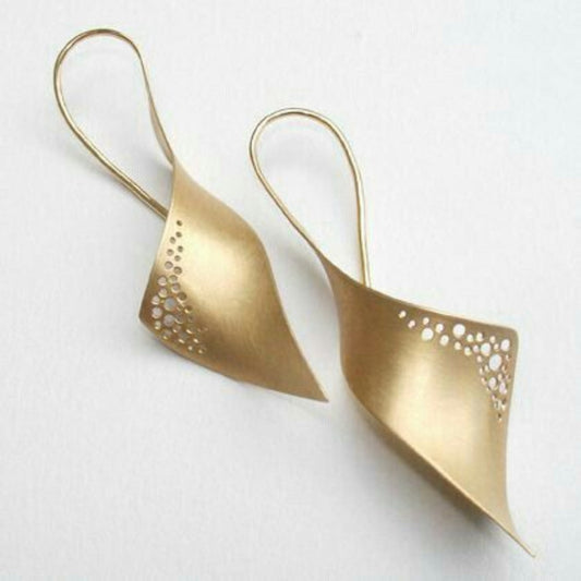 Vintage Gold Hollow Earrings