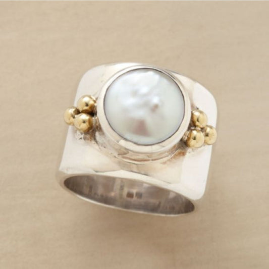 Vintage Inlaid White Stone Silver Ring