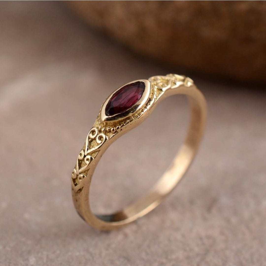 Vintage Inlaid Red Stone Golden Ring