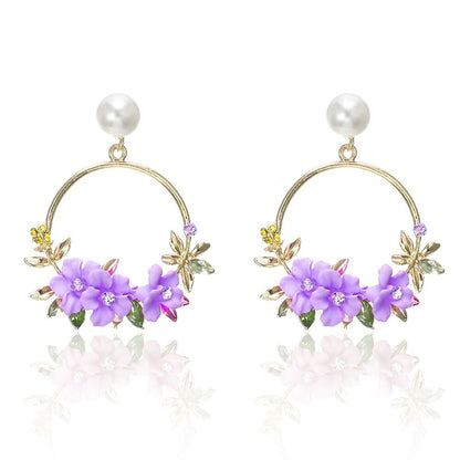 Flower and Pearl Earrings in Gold