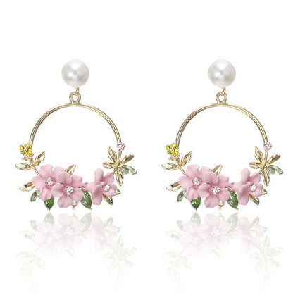 Flower and Pearl Earrings in Gold