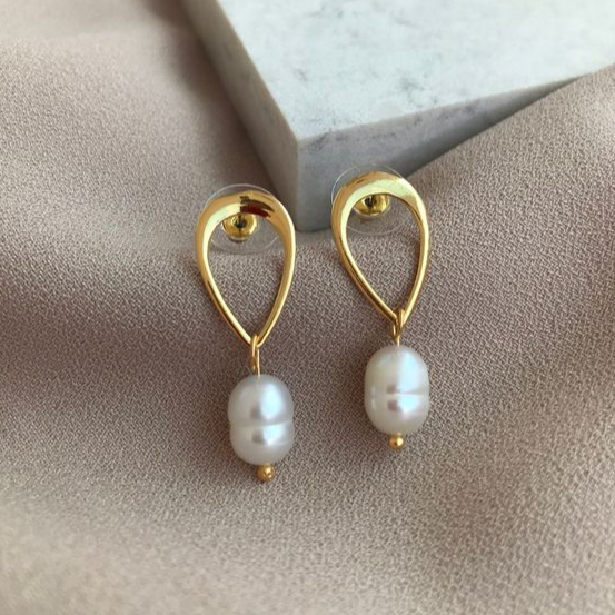 Elegant Golden Hollow Pearl Earrings