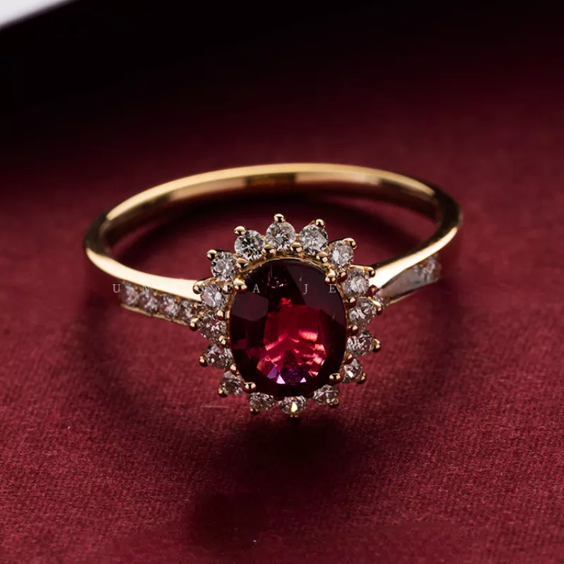 Vintage Red Crystal Gold Ring