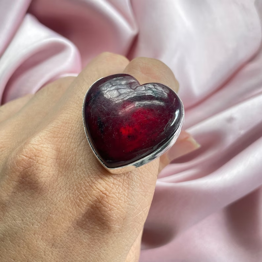 Vintage Red Heart Stone Ring