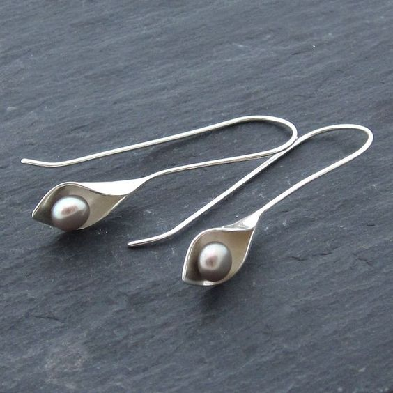 Vintage Silver Pearl Dangling Earrings