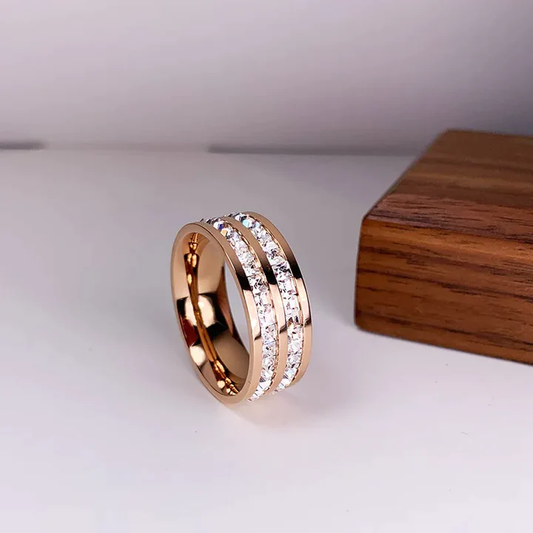 Inlaid Zirconia Elegant Ring