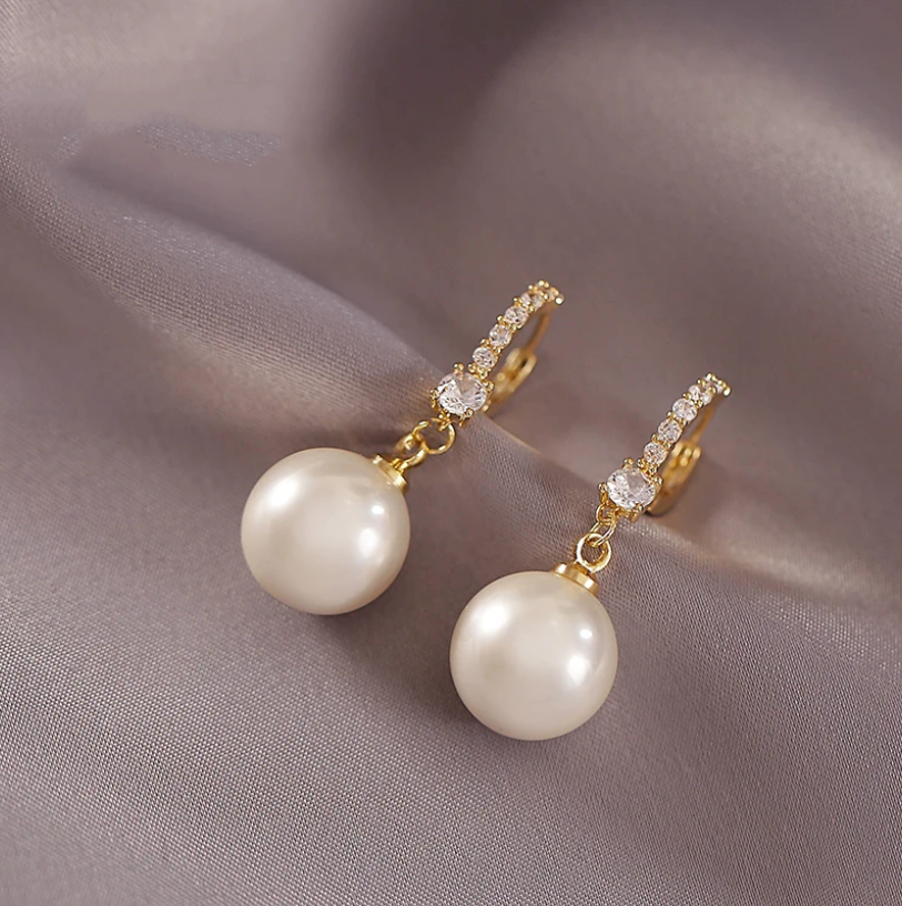 Elegant Gold Zirconia & Pearl Earrings