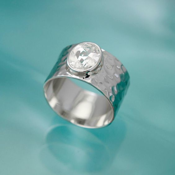 Vintage White Zirconia Silver Ring